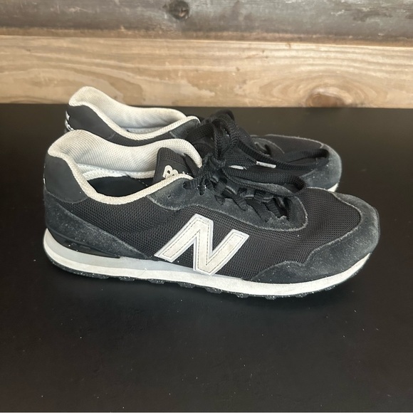 New Balance 515 Men’s 9 Black Suede Leather Gray Shoes Dad Sneakers Athletic - Picture 3 of 10